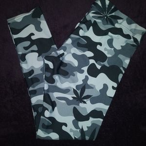 Marijuana leaf camo pants, 420 style Camo pants